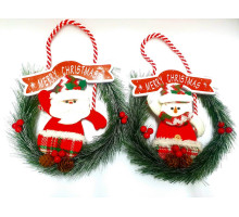 Венок новогодний с декором D-23cm S10-26 (200)