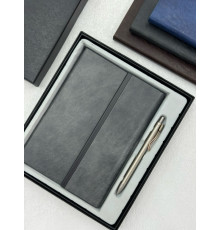 Set agenda nedatata cu magnet + pix in cutie, 4 culori, S19-71 (40)