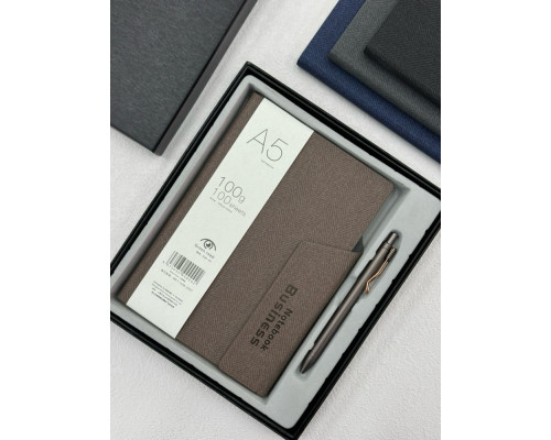 Set agenda nedatata cu magnet + pix in cutie, 4 culori, S19-73 (40)