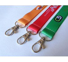 Siret pentru ecusoane rosu