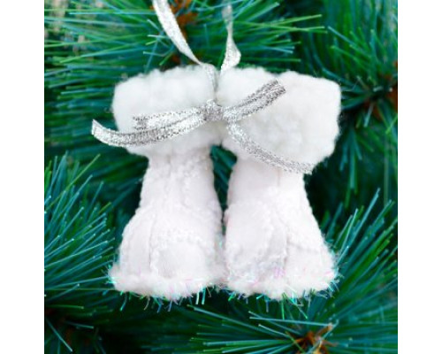 Новогодняя подвеска "Сапожки", белая, 5 см, Yes 973457