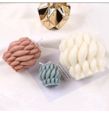 Lumanare parfumată Împletită 9x9cm (diverse culori și arome) SA18