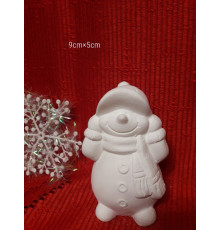 Figurina din gips "Omulet de zapada" cu minele la urechi